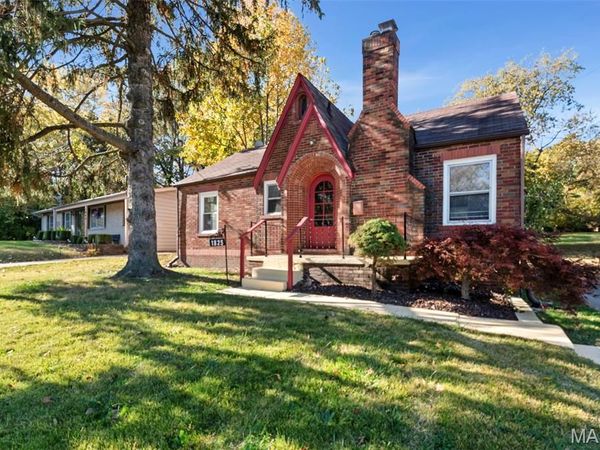 1825 S New Florissant Road, Florissant, MO 63031