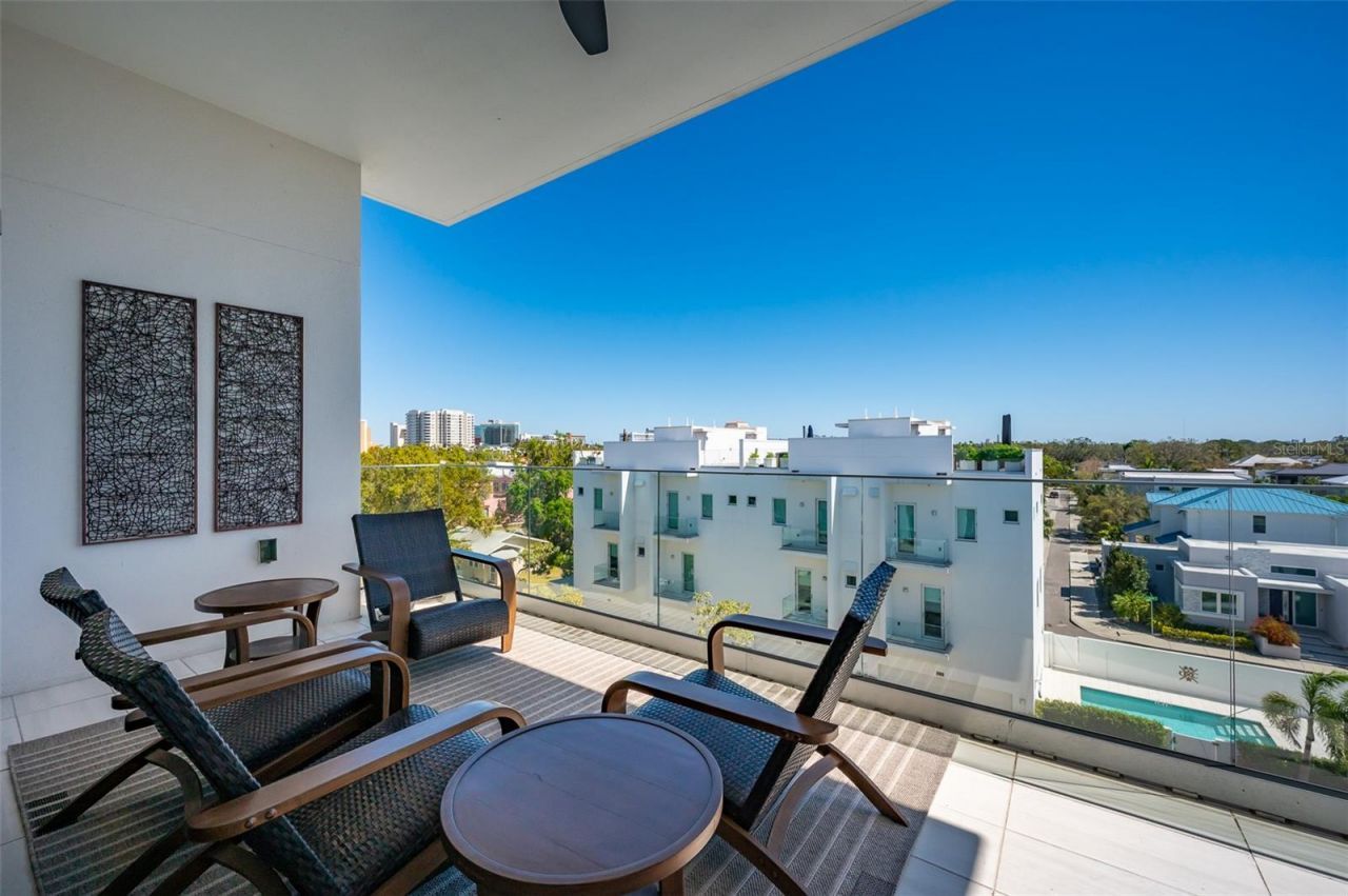 635 S Orange Avenue, Unit 404, Sarasota, FL 34236 Photo