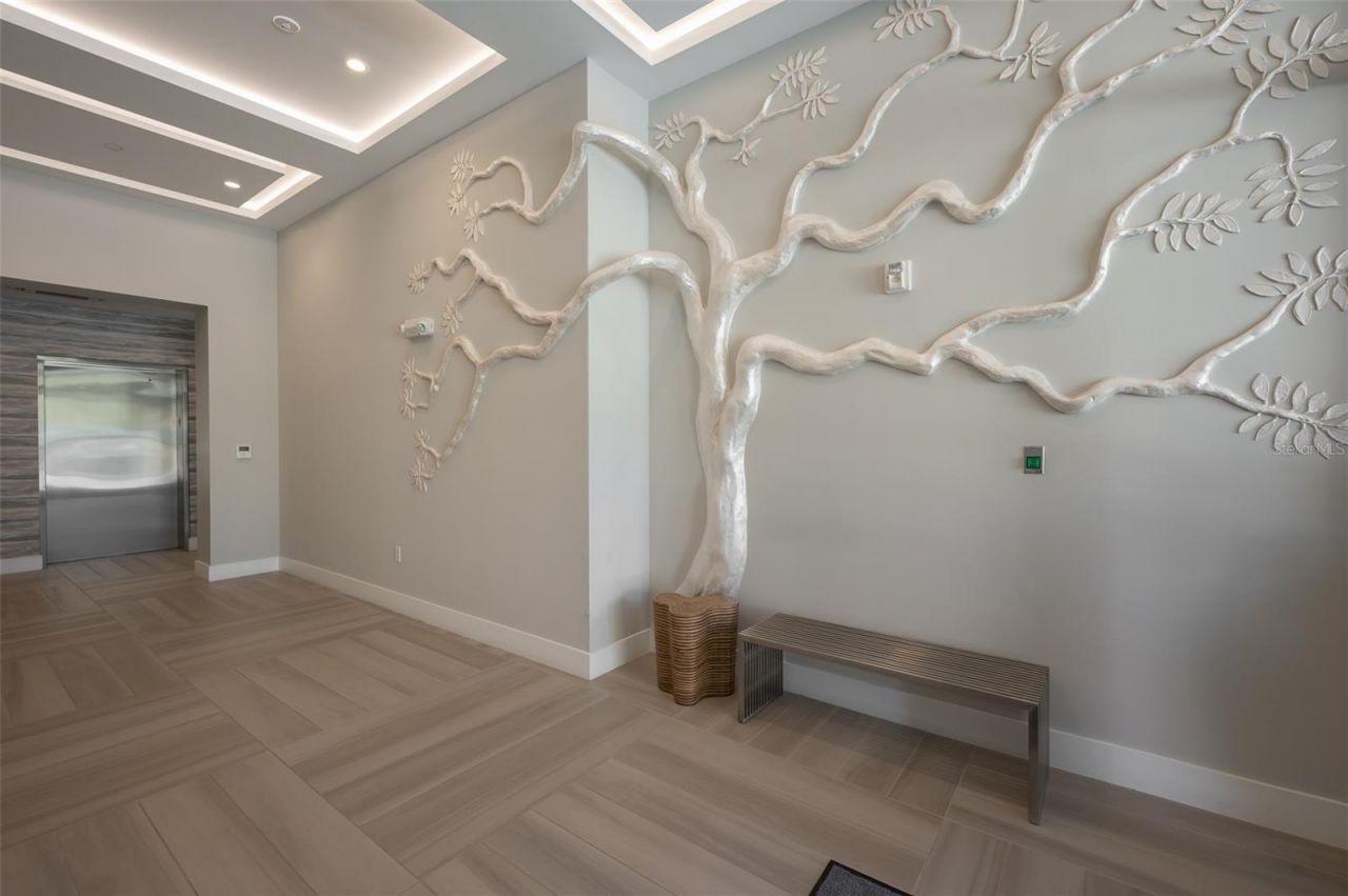 635 S Orange Avenue, Unit 404, Sarasota, FL 34236 Photo