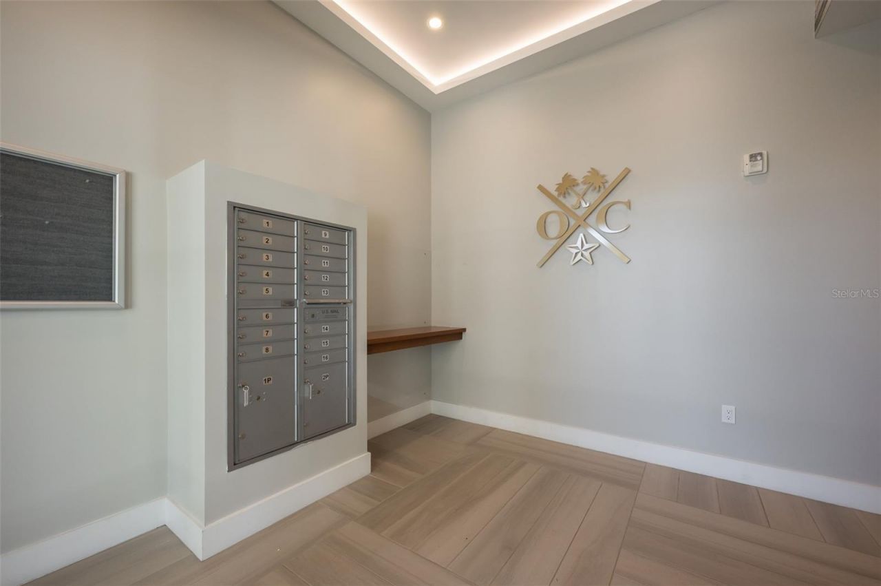 635 S Orange Avenue, Unit 404, Sarasota, FL 34236 Photo