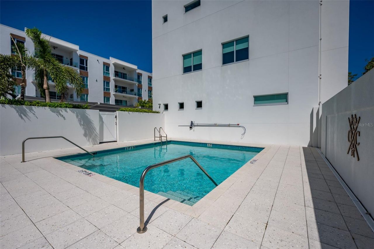 635 S Orange Avenue, Unit 404, Sarasota, FL 34236 Photo