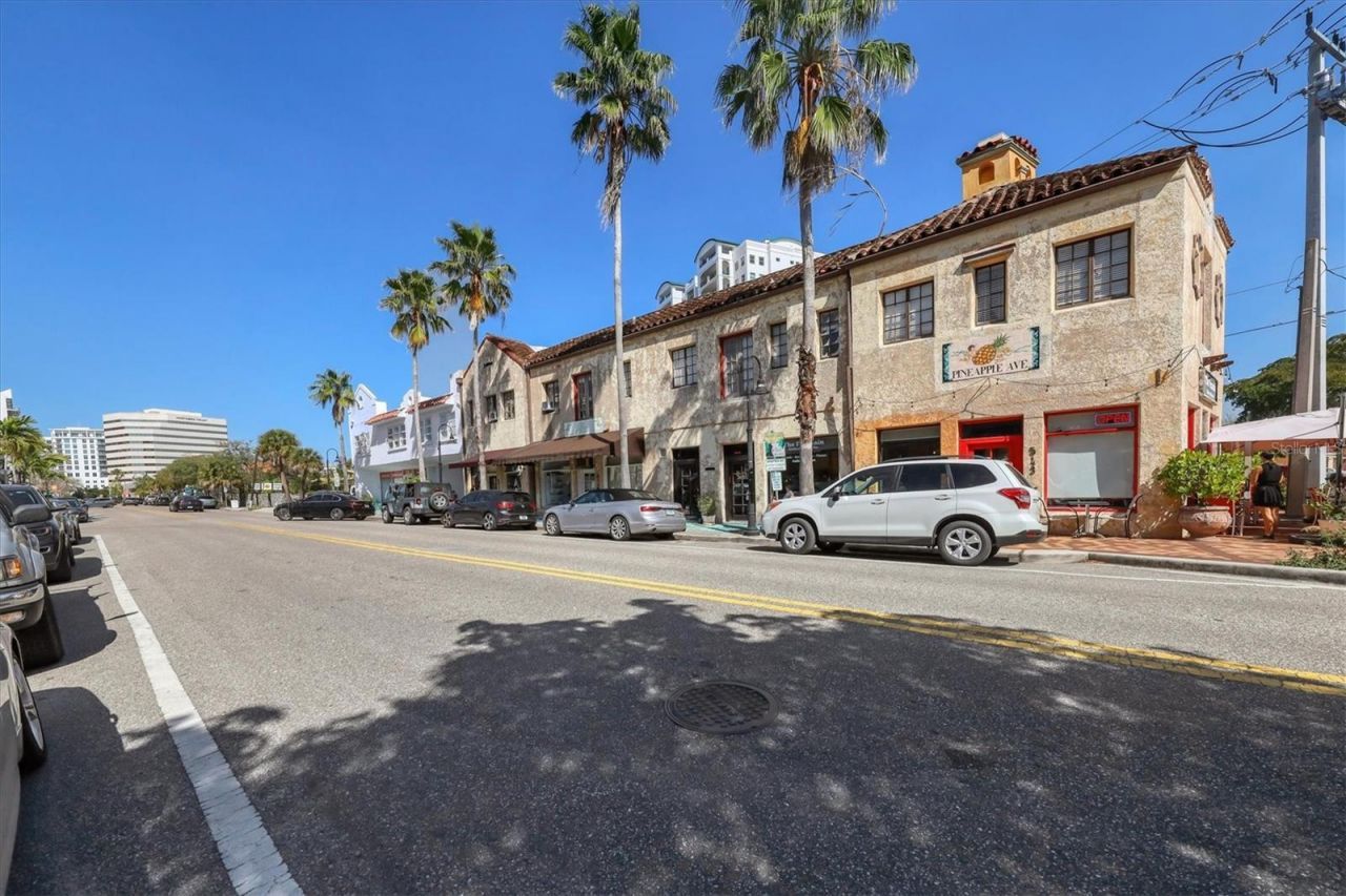 635 S Orange Avenue, Unit 404, Sarasota, FL 34236 Photo