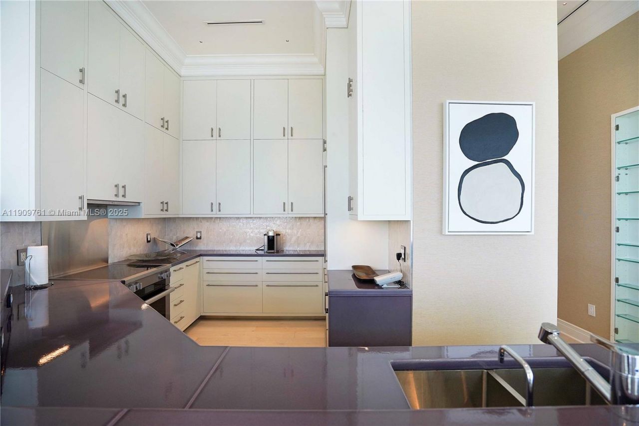 4401 Collins Ave, Unit PH South, Miami Beach, FL 33140 Photo