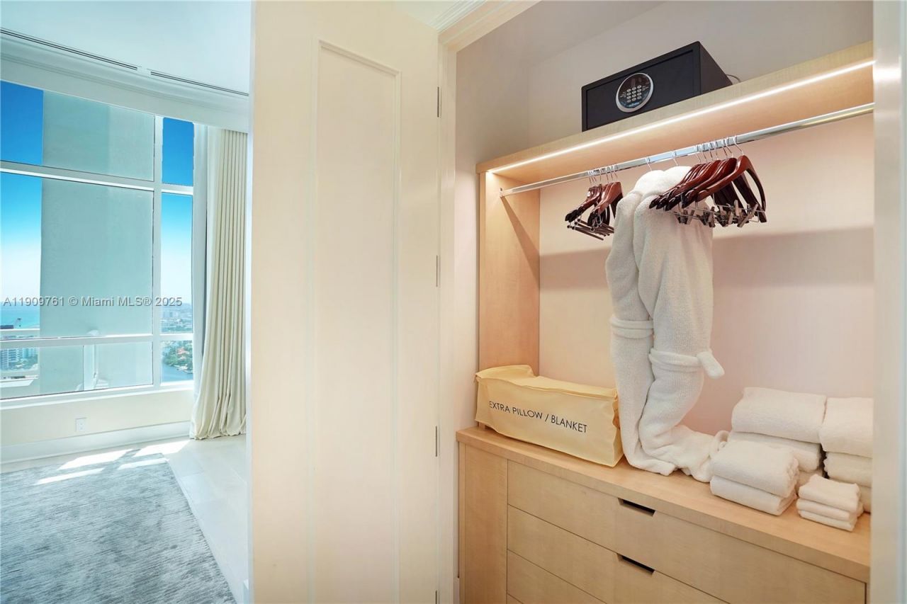 4401 Collins Ave, Unit PH South, Miami Beach, FL 33140 Photo