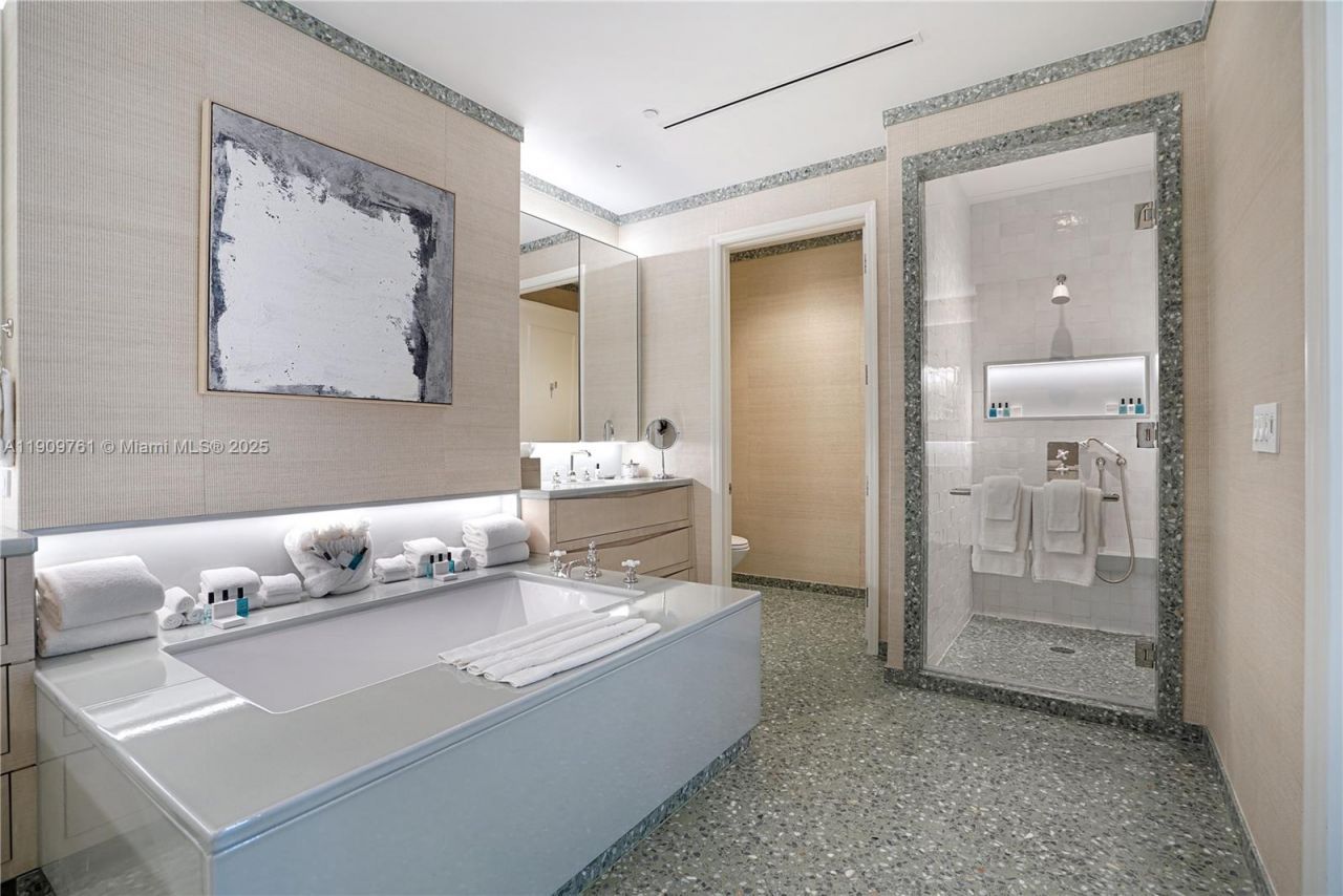 4401 Collins Ave, Unit PH South, Miami Beach, FL 33140 Photo