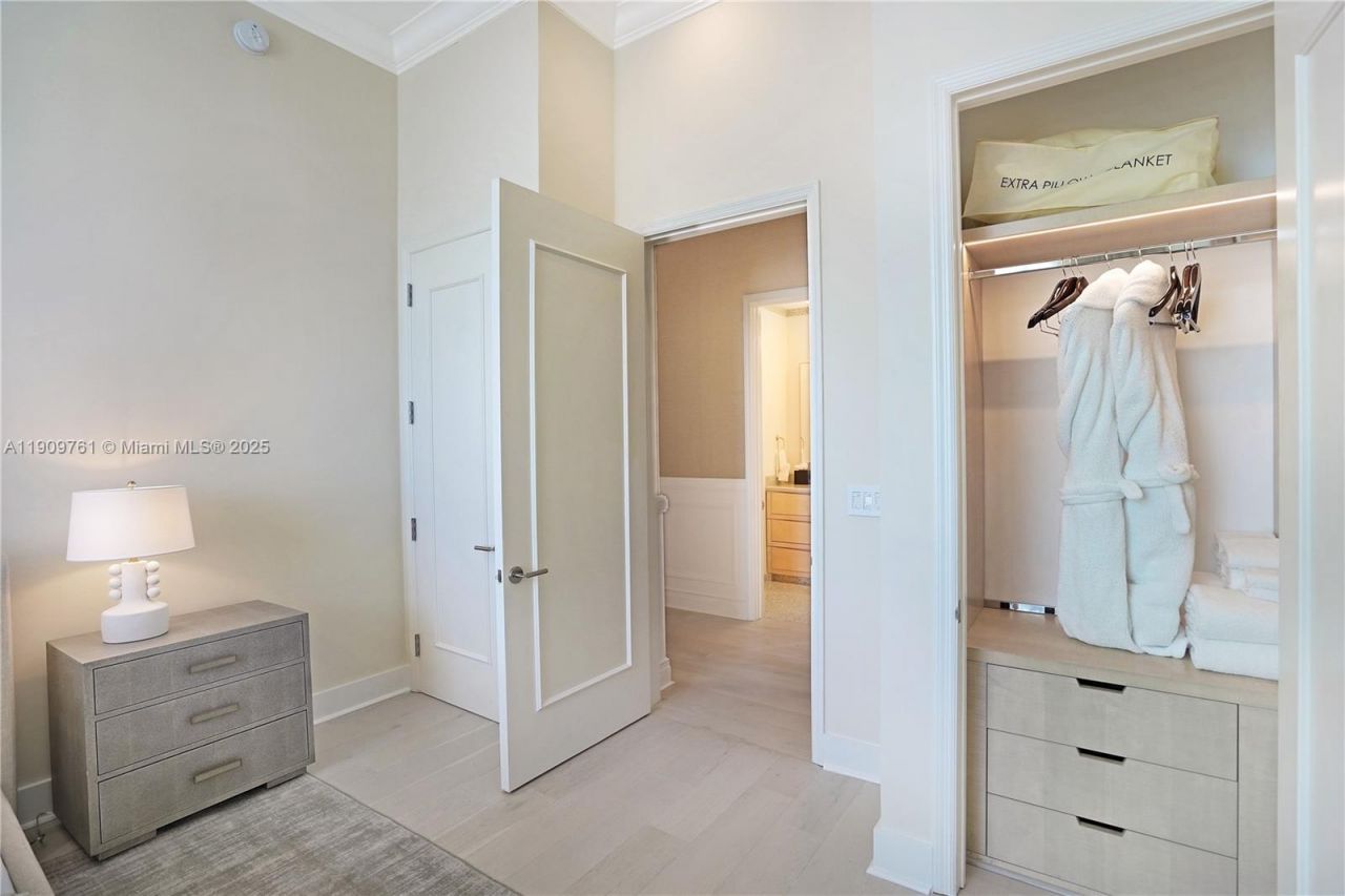 4401 Collins Ave, Unit PH South, Miami Beach, FL 33140 Photo