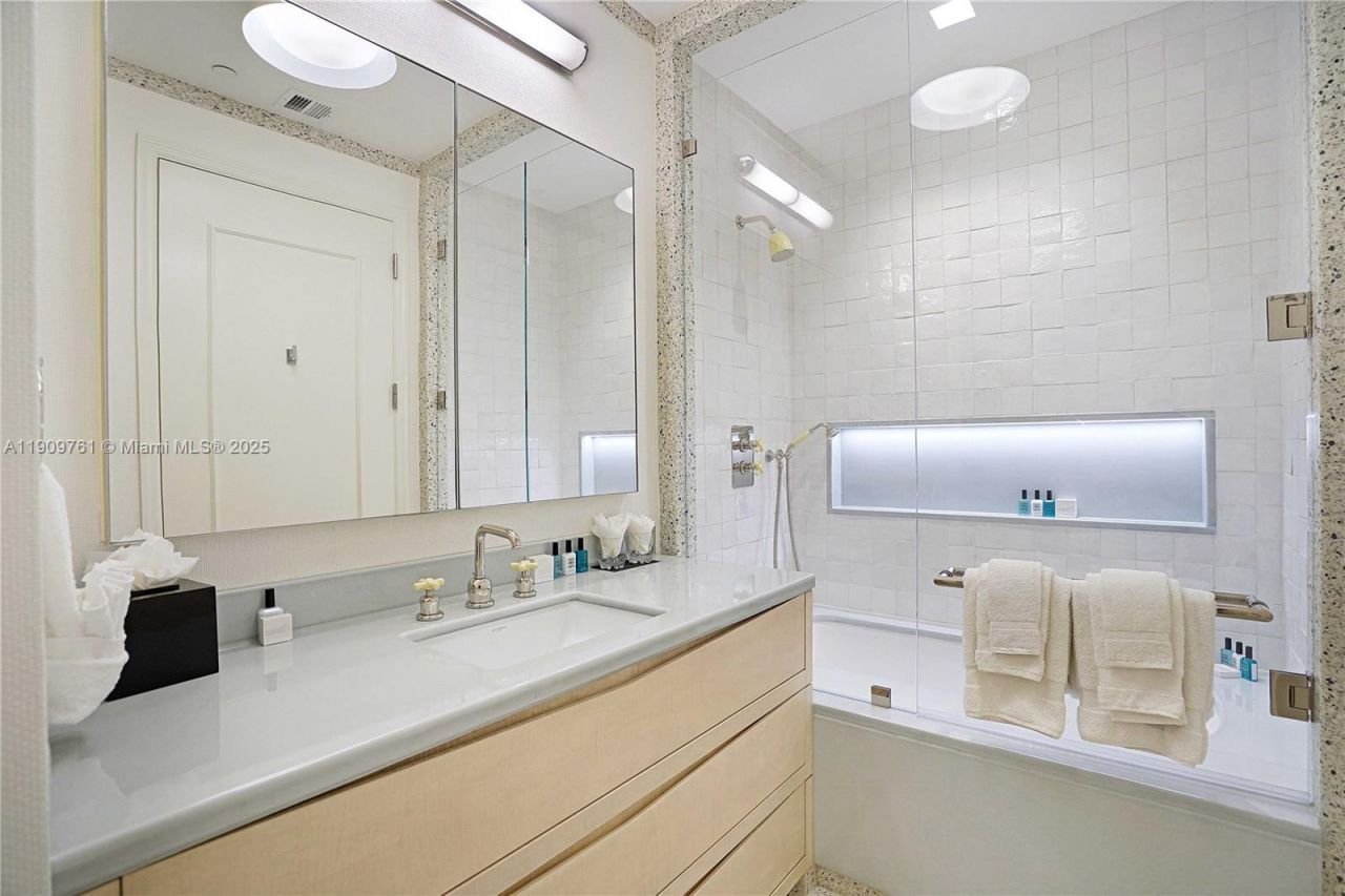 4401 Collins Ave, Unit PH South, Miami Beach, FL 33140 Photo