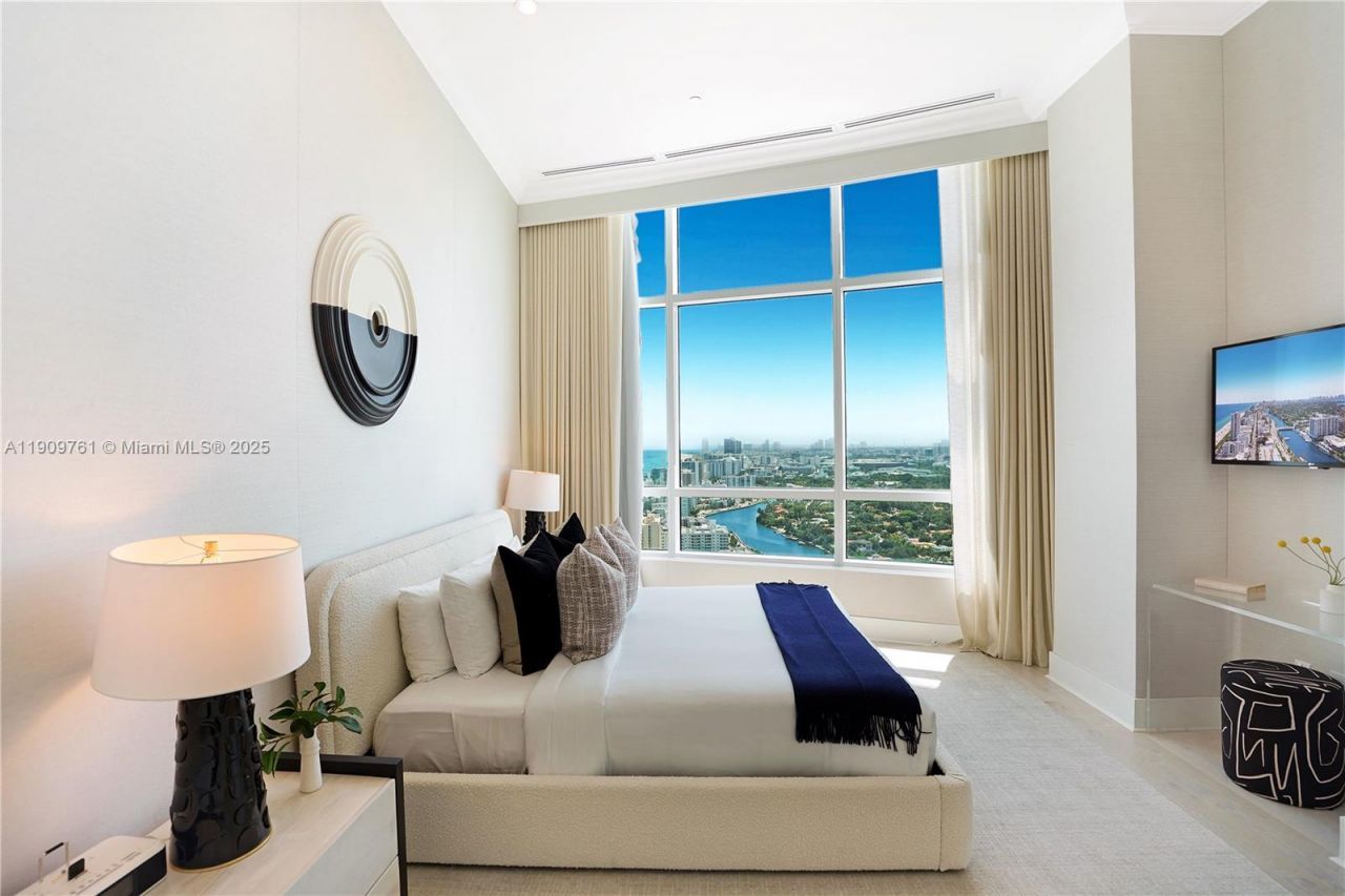 4401 Collins Ave, Unit PH South, Miami Beach, FL 33140 Photo