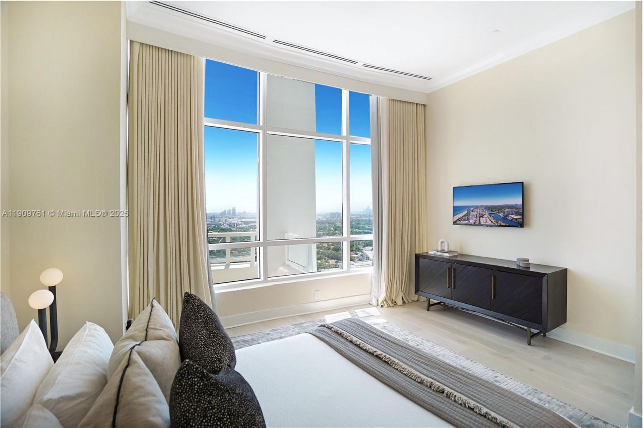 4401 Collins Ave, Unit PH South, Miami Beach, FL 33140 Photo