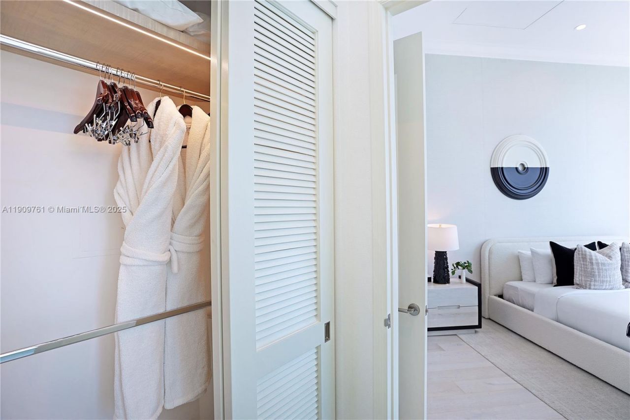 4401 Collins Ave, Unit PH South, Miami Beach, FL 33140 Photo