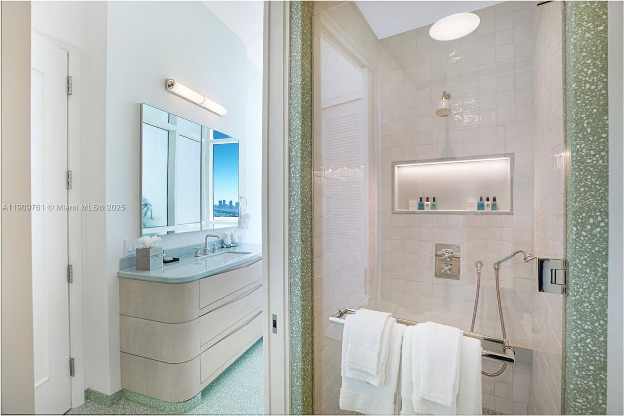 4401 Collins Ave, Unit PH South, Miami Beach, FL 33140 Photo