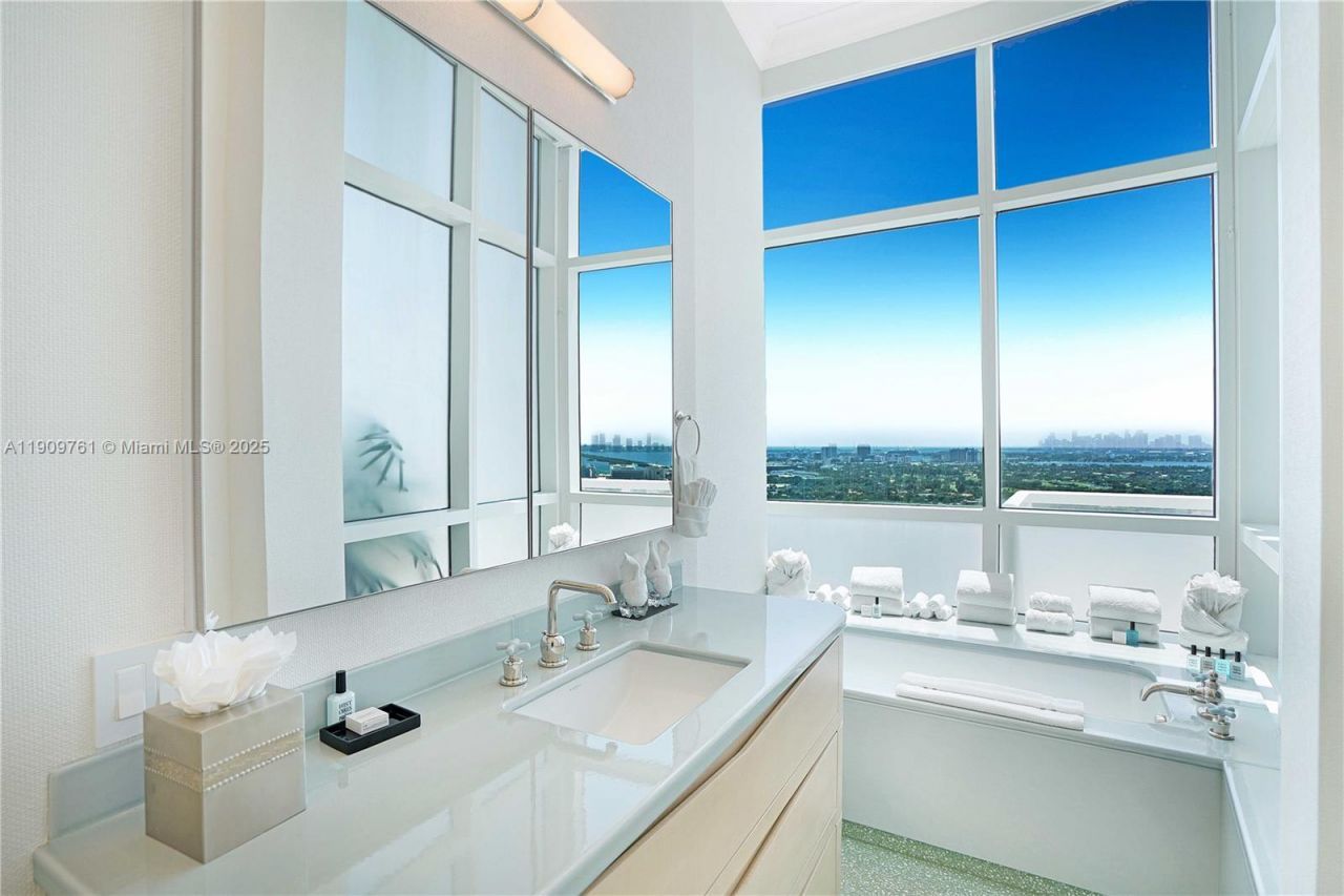 4401 Collins Ave, Unit PH South, Miami Beach, FL 33140 Photo