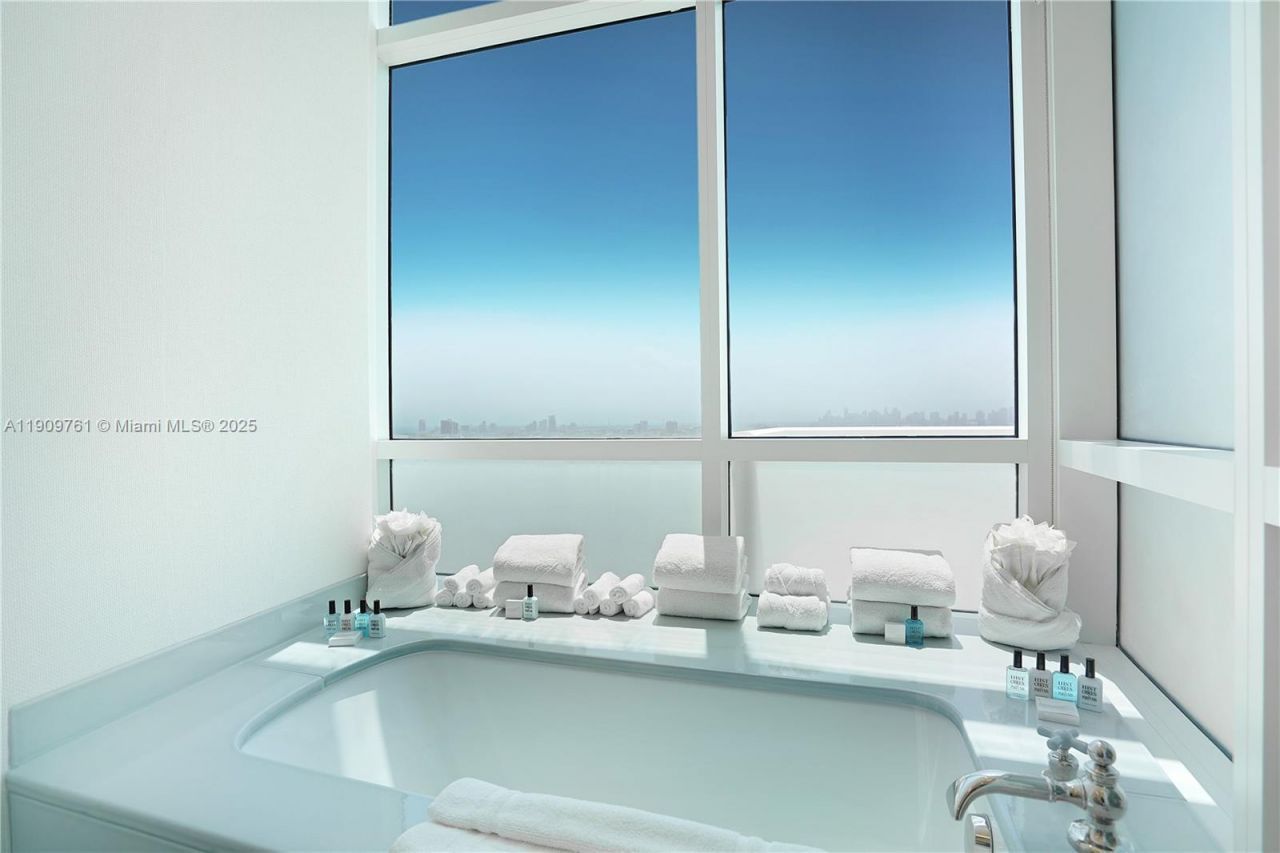 4401 Collins Ave, Unit PH South, Miami Beach, FL 33140 Photo