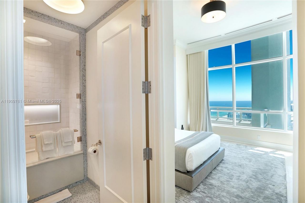 4401 Collins Ave, Unit PH South, Miami Beach, FL 33140 Photo