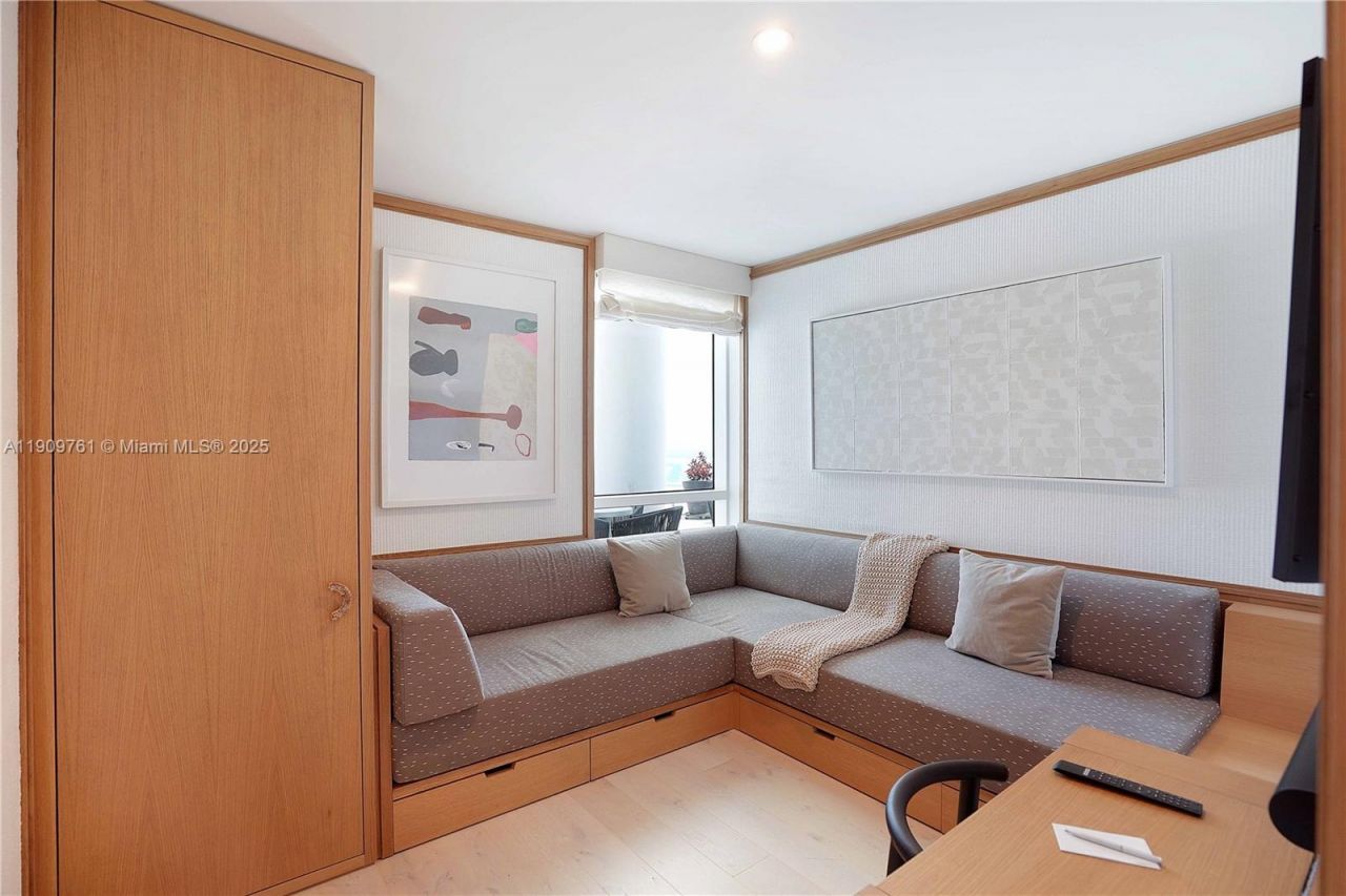 4401 Collins Ave, Unit PH South, Miami Beach, FL 33140 Photo