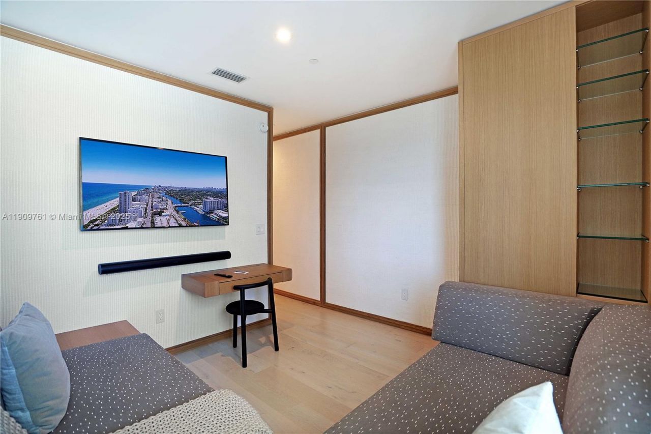 4401 Collins Ave, Unit PH South, Miami Beach, FL 33140 Photo