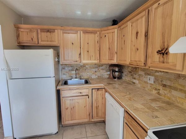 5851 NW 62nd Ave, Unit 202, Tamarac, FL 33319