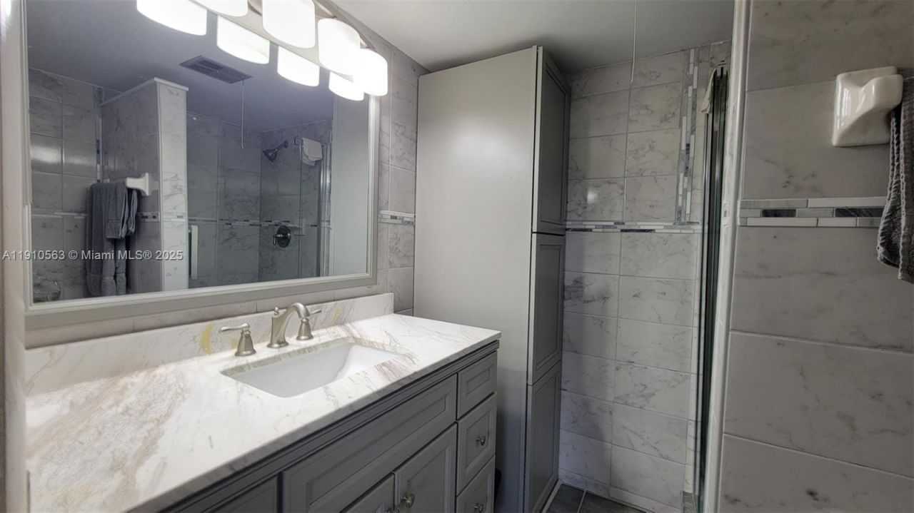 5851 NW 62nd Ave, Unit 202, Tamarac, FL 33319 Photo