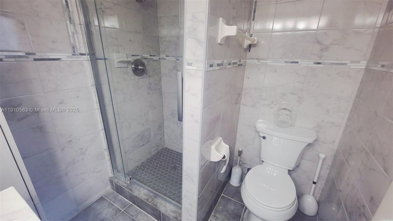 5851 NW 62nd Ave, Unit 202, Tamarac, FL 33319 Photo