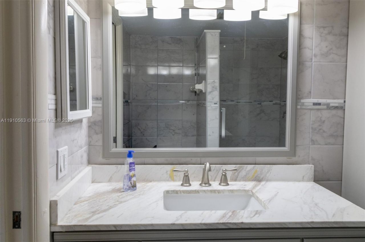 5851 NW 62nd Ave, Unit 202, Tamarac, FL 33319 Photo