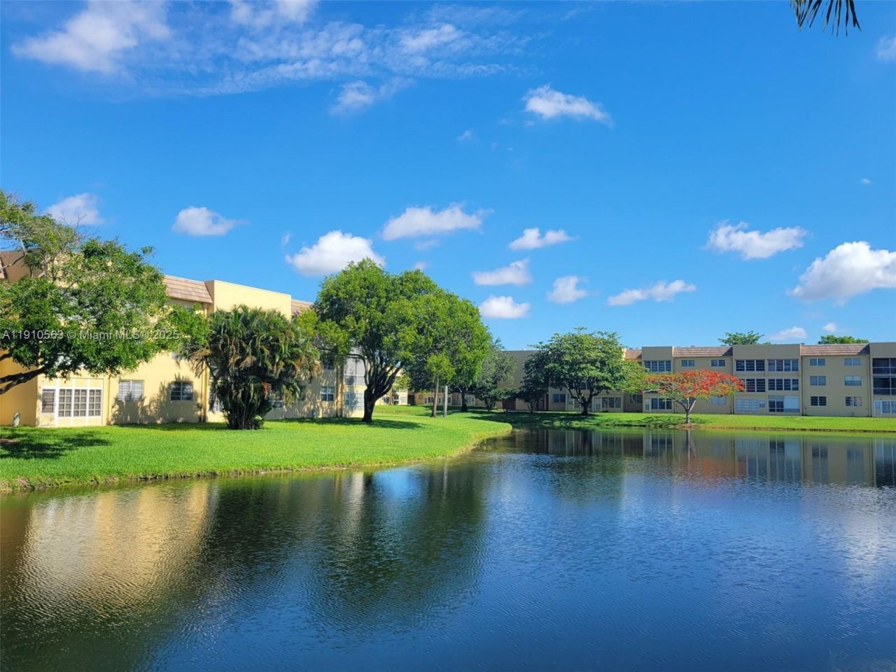 5851 NW 62nd Ave, Unit 202, Tamarac, FL 33319 Photo