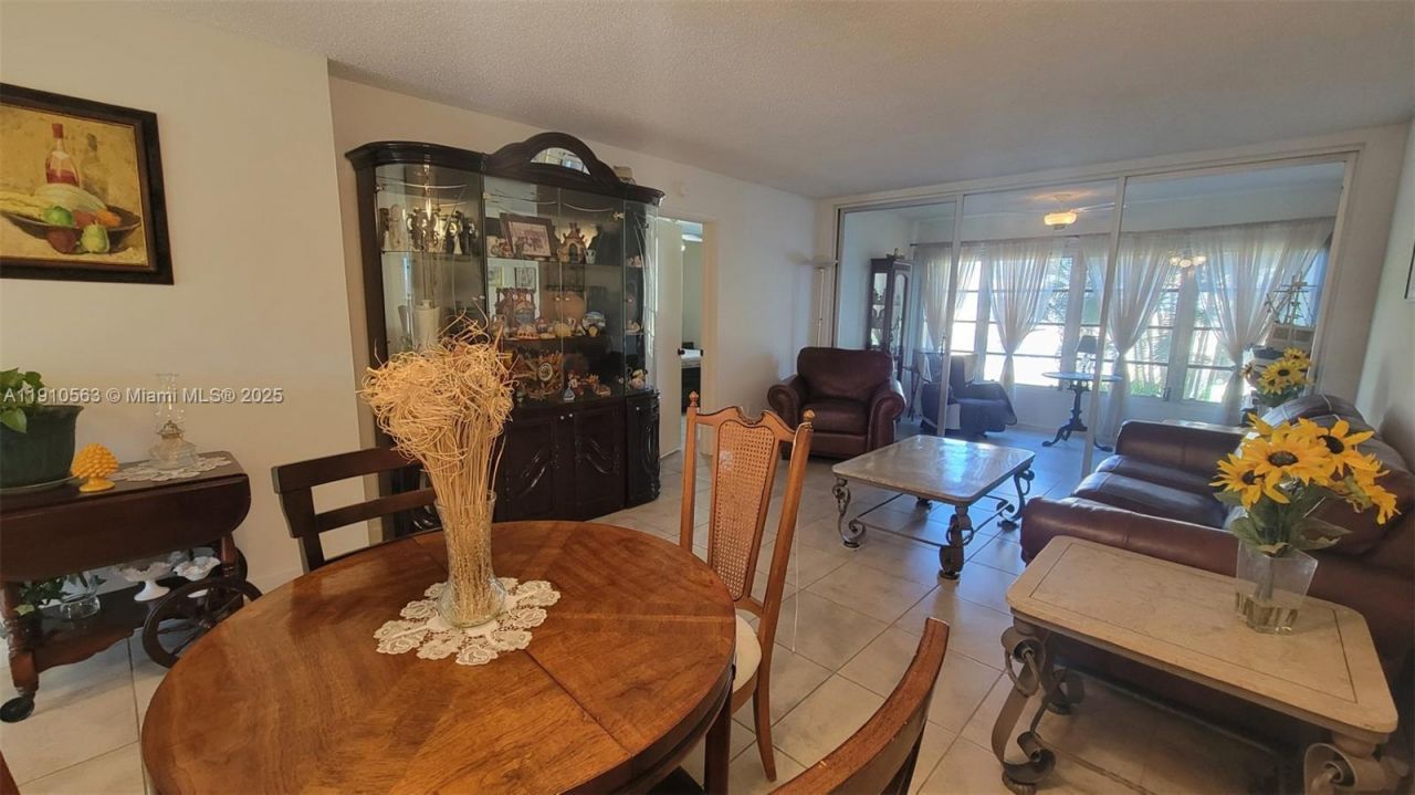 5851 NW 62nd Ave, Unit 202, Tamarac, FL 33319 Photo