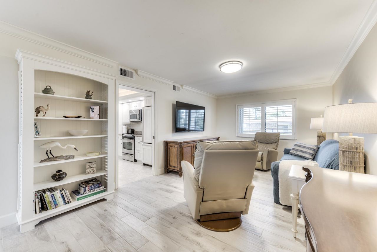 1605 Middle Gulf Dr, Unit 115, Sanibel, FL 33957 Photo