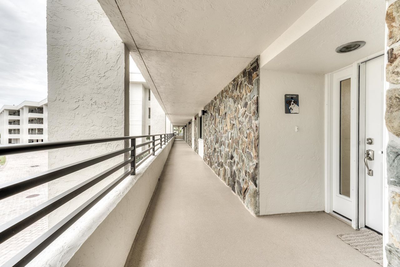 1605 Middle Gulf Dr, Unit 115, Sanibel, FL 33957 Photo