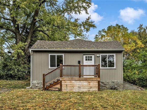 8111 Park Avenue, Kansas City, MO 64132