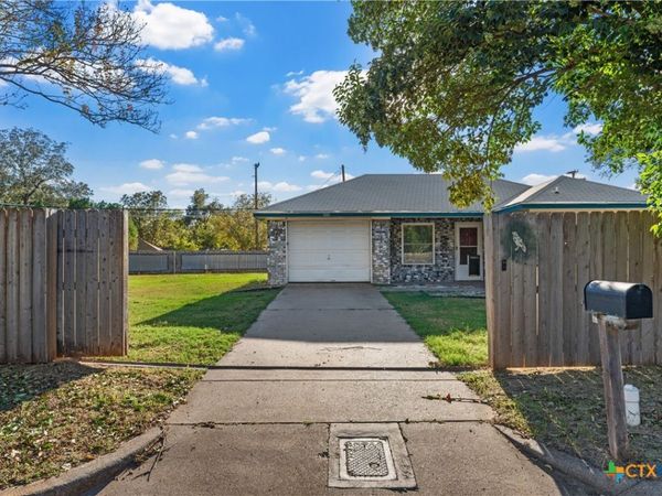 1101 E Walnut Street , Waco, TX 76704