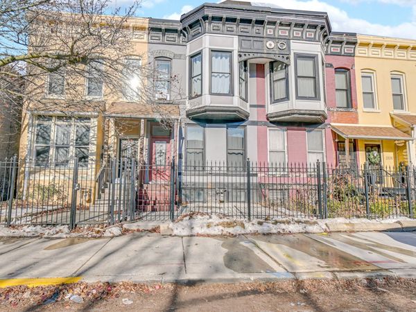 2324 W Warren Boulevard, Chicago, IL 60612