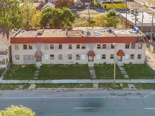 7579 Chrysler, Detroit, MI 48211