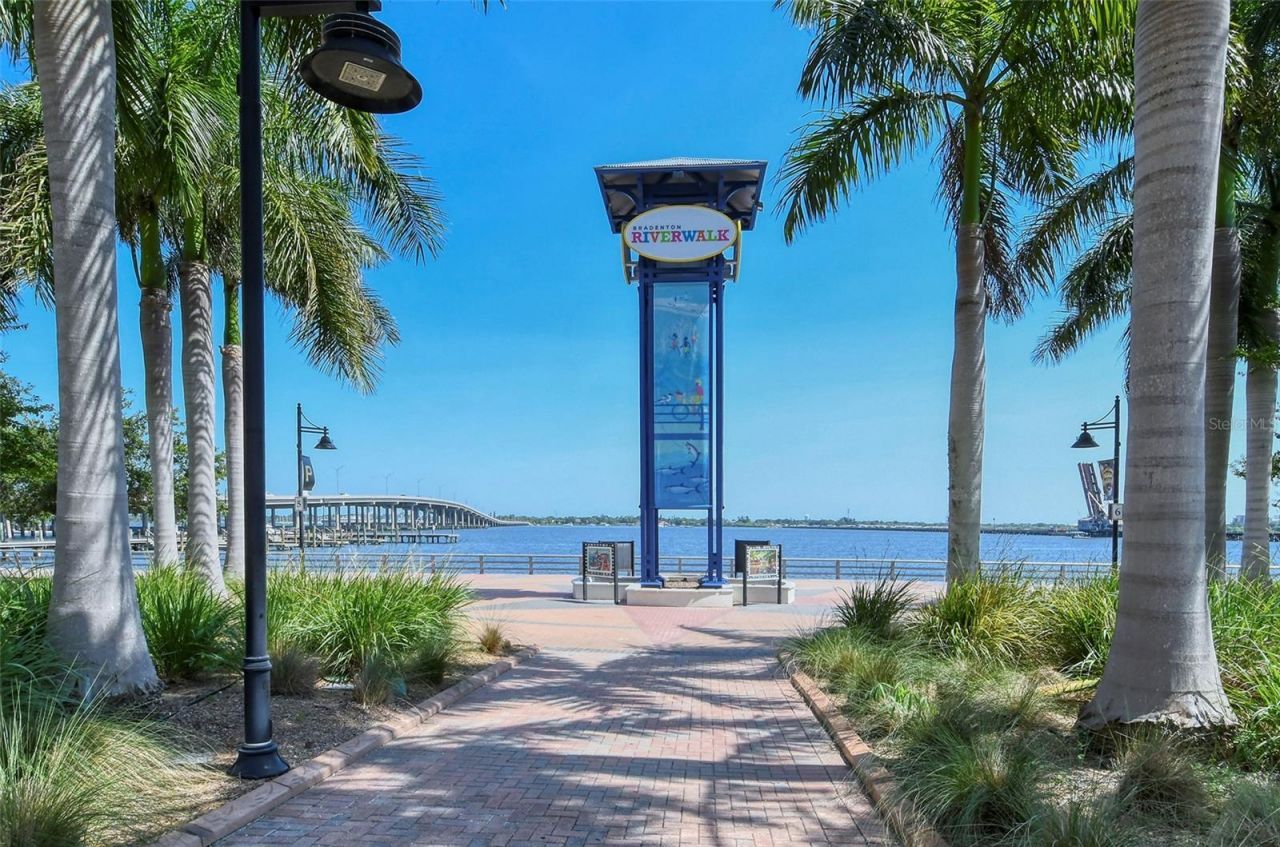 121 24th Street W, Bradenton, FL 34205 Photo