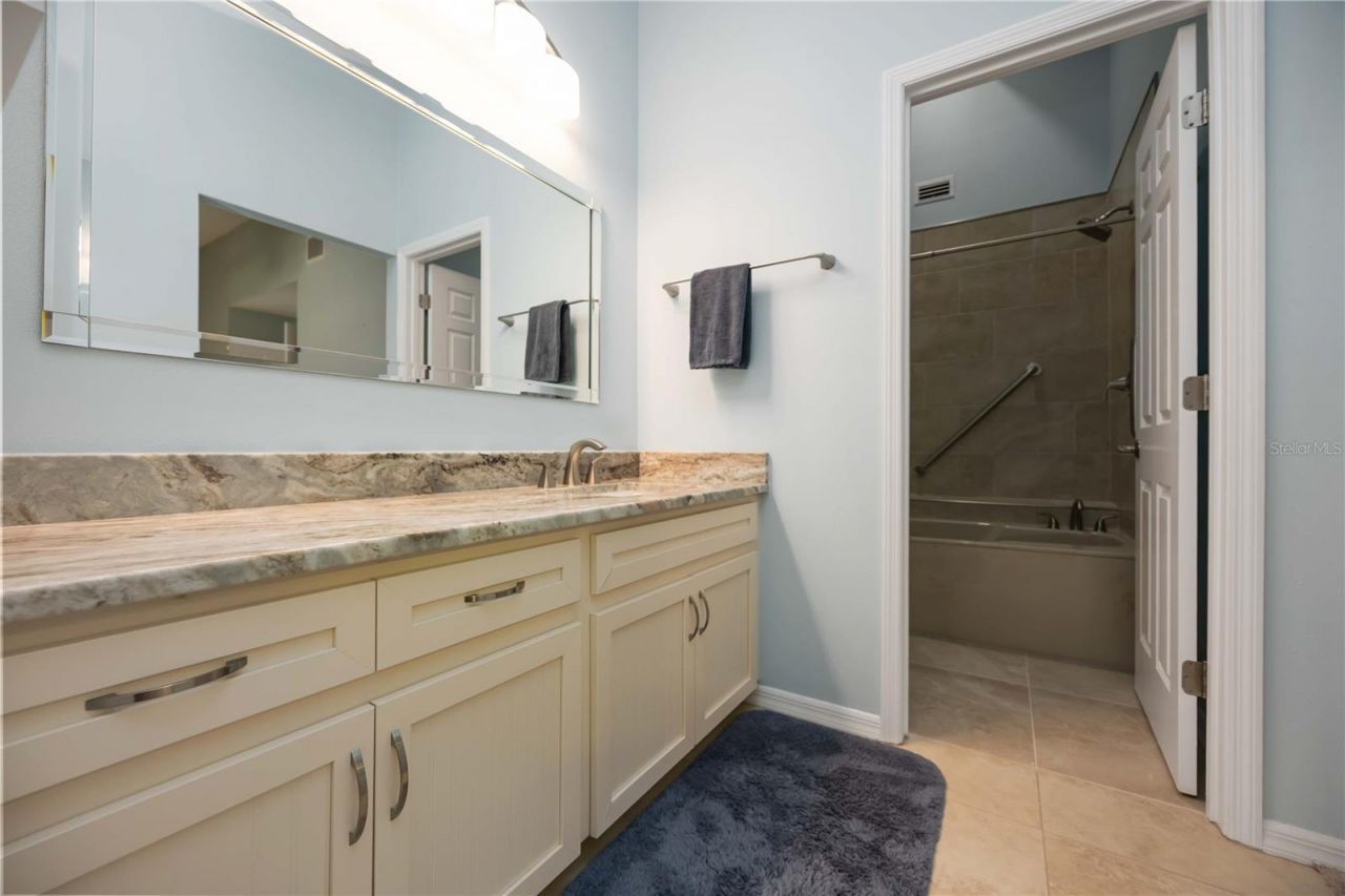 214 Southampton Drive, Unit 327, Venice, FL 34293 Photo