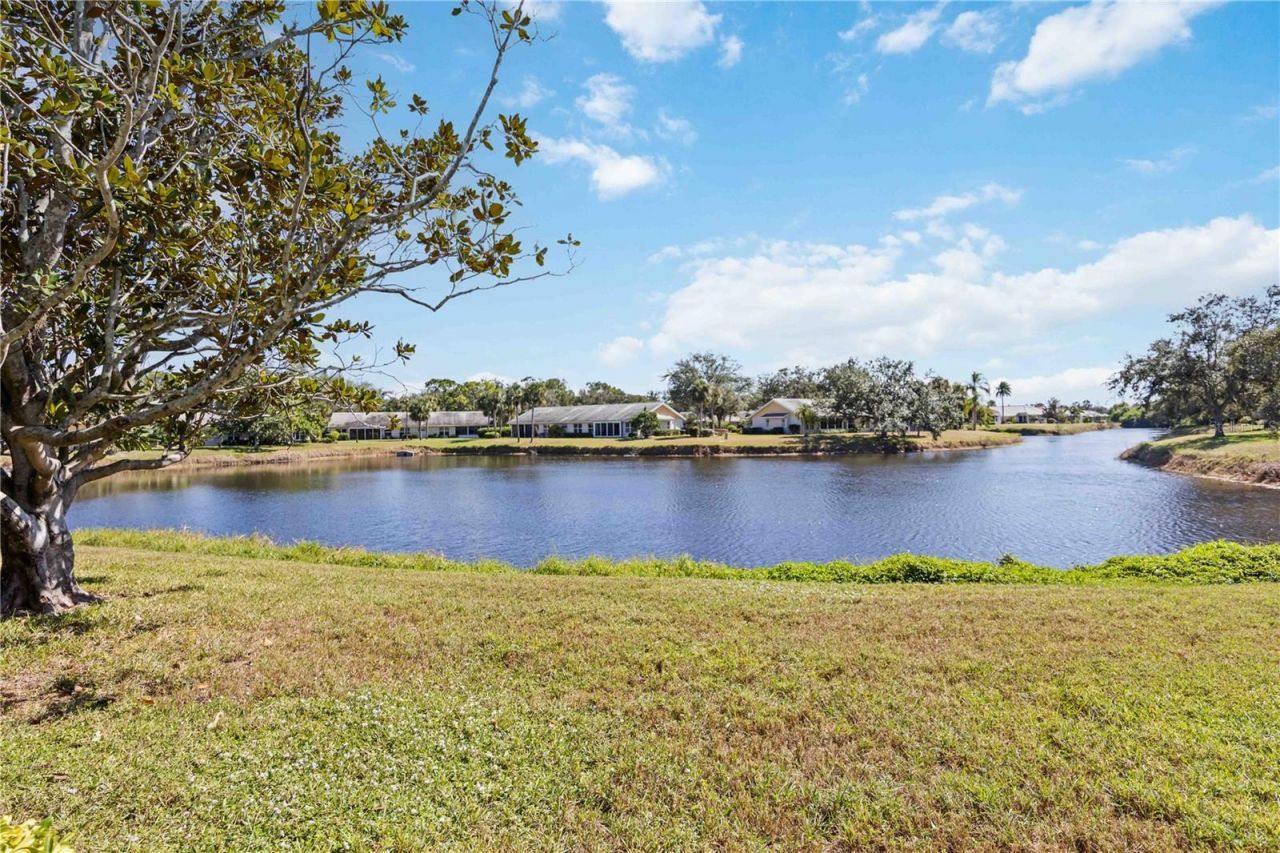 214 Southampton Drive, Unit 327, Venice, FL 34293 Photo