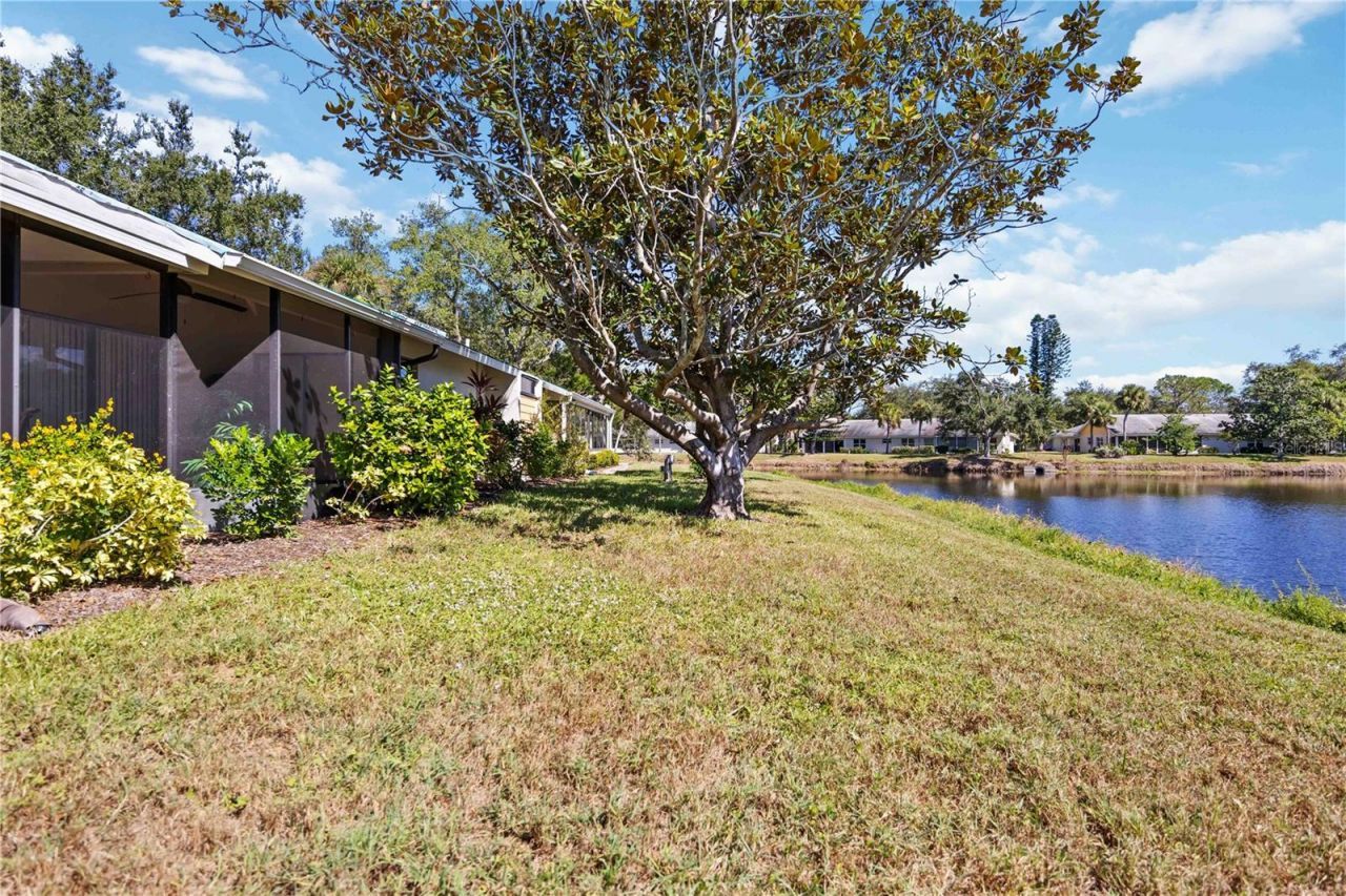 214 Southampton Drive, Unit 327, Venice, FL 34293 Photo