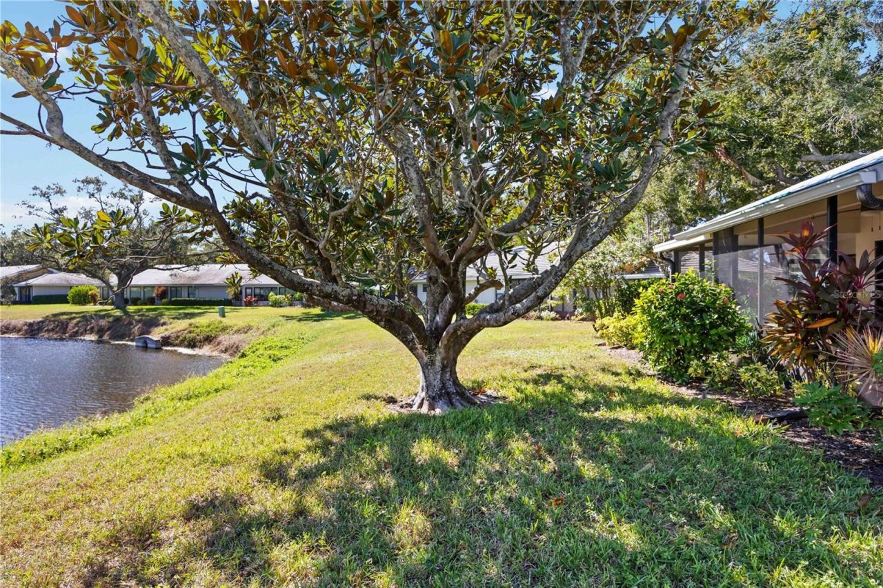 214 Southampton Drive, Unit 327, Venice, FL 34293 Photo