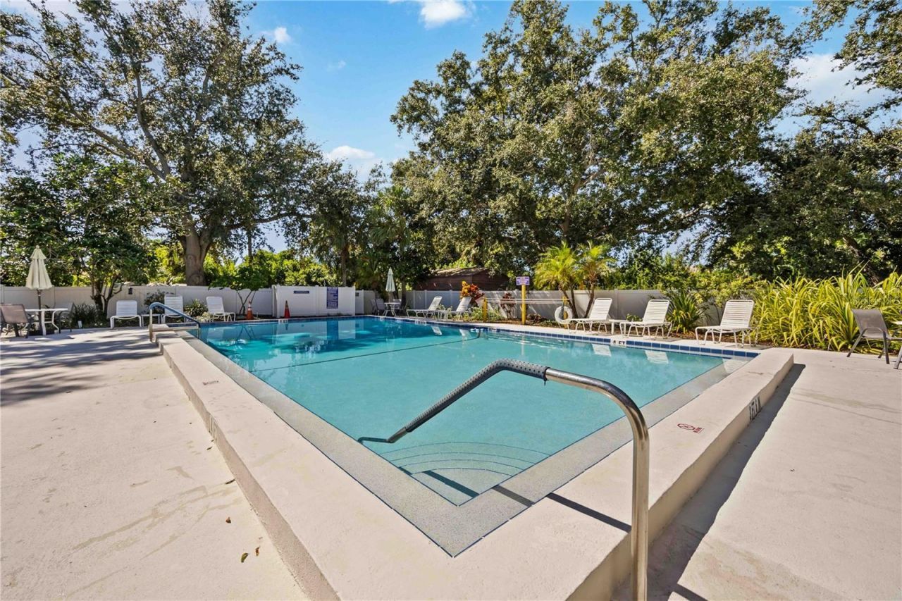 214 Southampton Drive, Unit 327, Venice, FL 34293 Photo