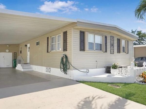 1830 SW 83rd Ave, Davie, FL 33324