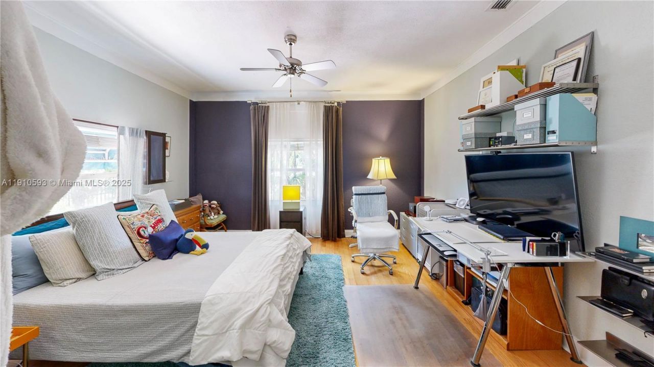 561 NW 53rd St, Miami, FL 33127 Photo