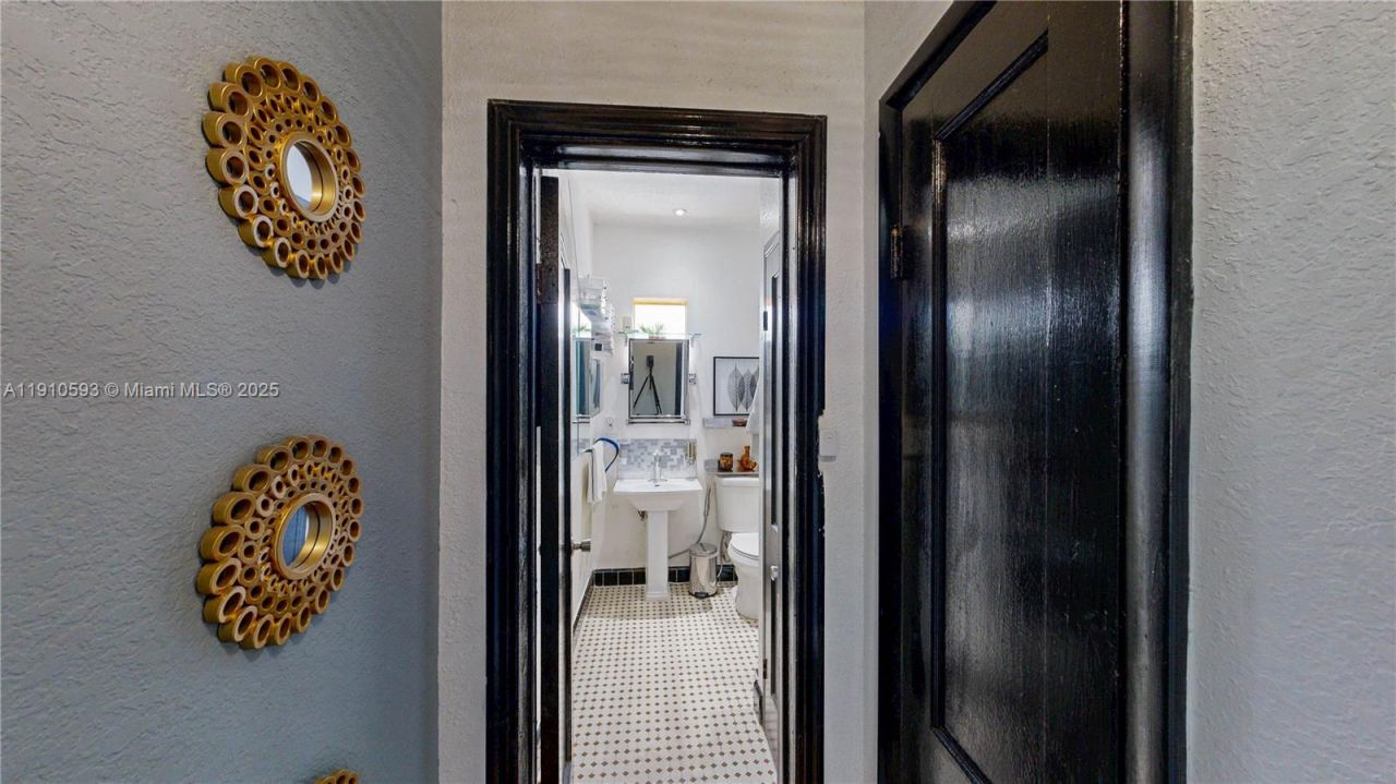 561 NW 53rd St, Miami, FL 33127 Photo