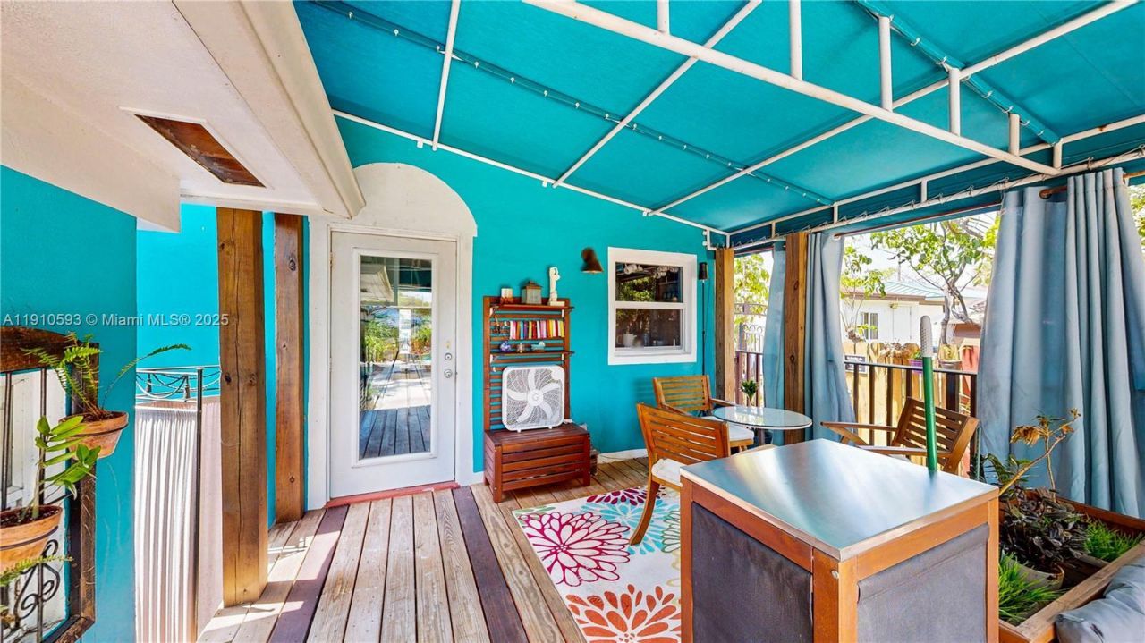 561 NW 53rd St, Miami, FL 33127 Photo