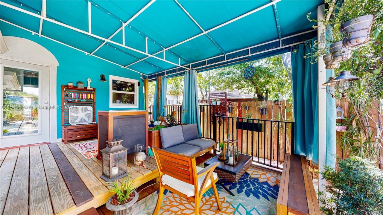 561 NW 53rd St, Miami, FL 33127 Photo