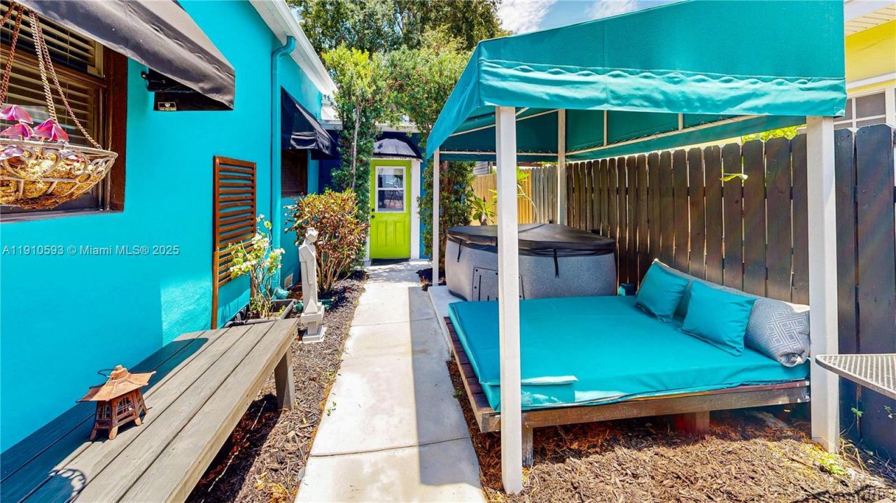 561 NW 53rd St, Miami, FL 33127 Photo