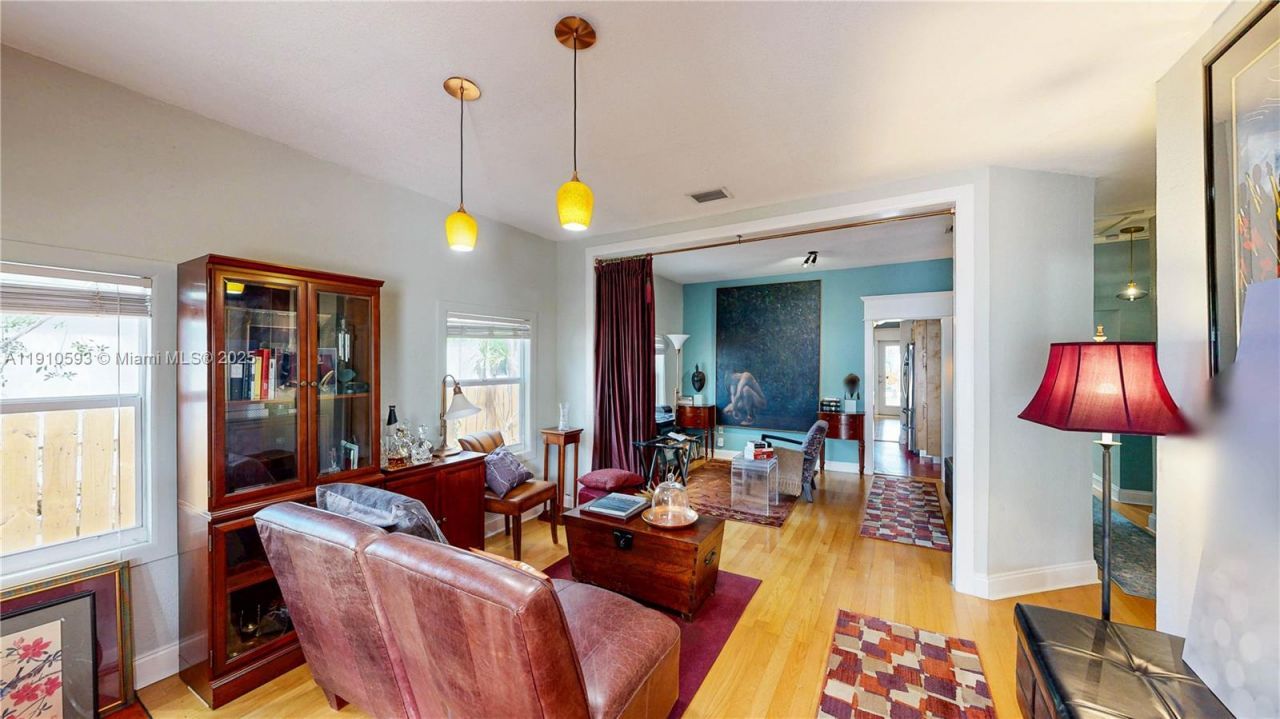 561 NW 53rd St, Miami, FL 33127 Photo