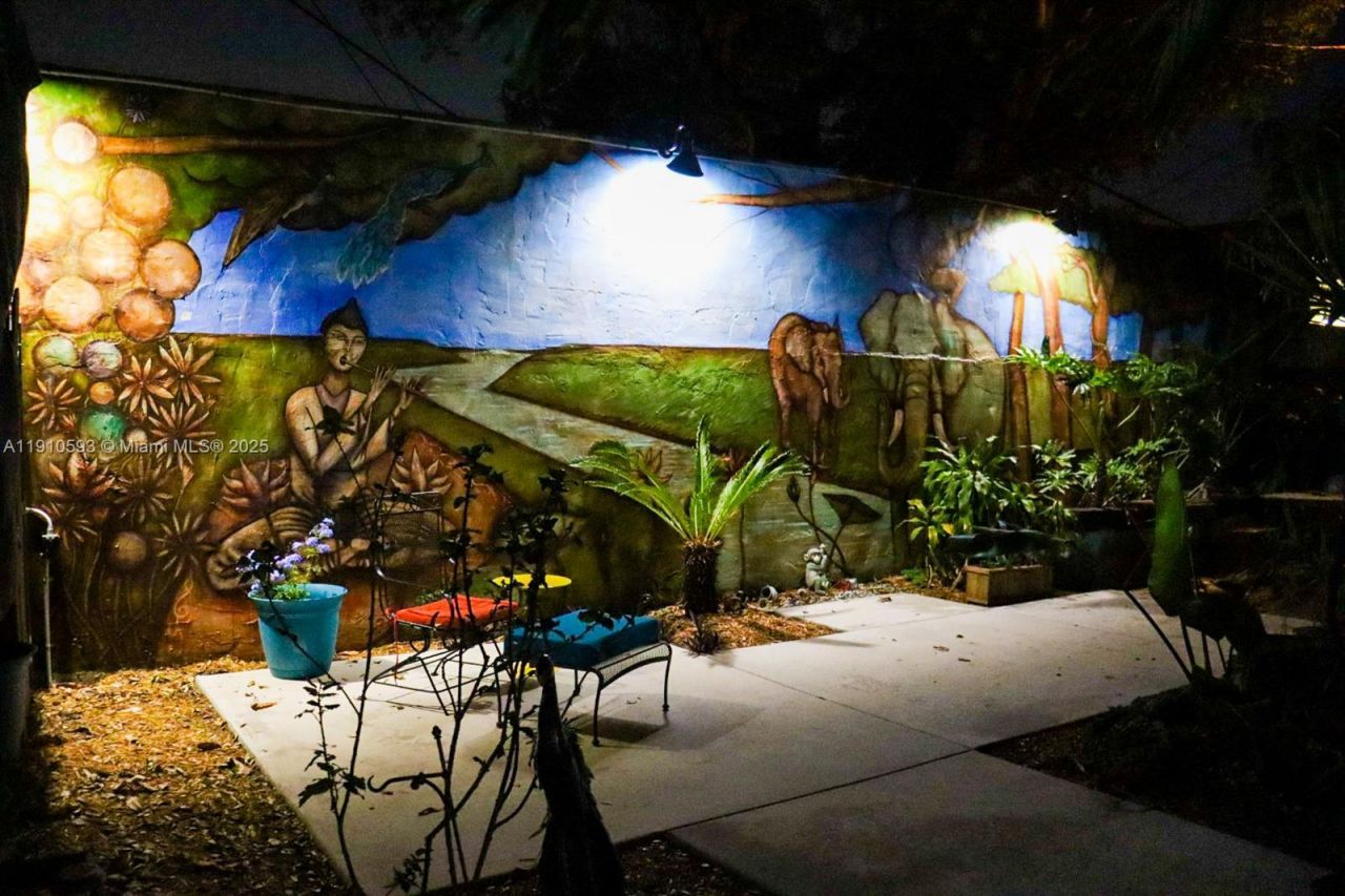 561 NW 53rd St, Miami, FL 33127 Photo