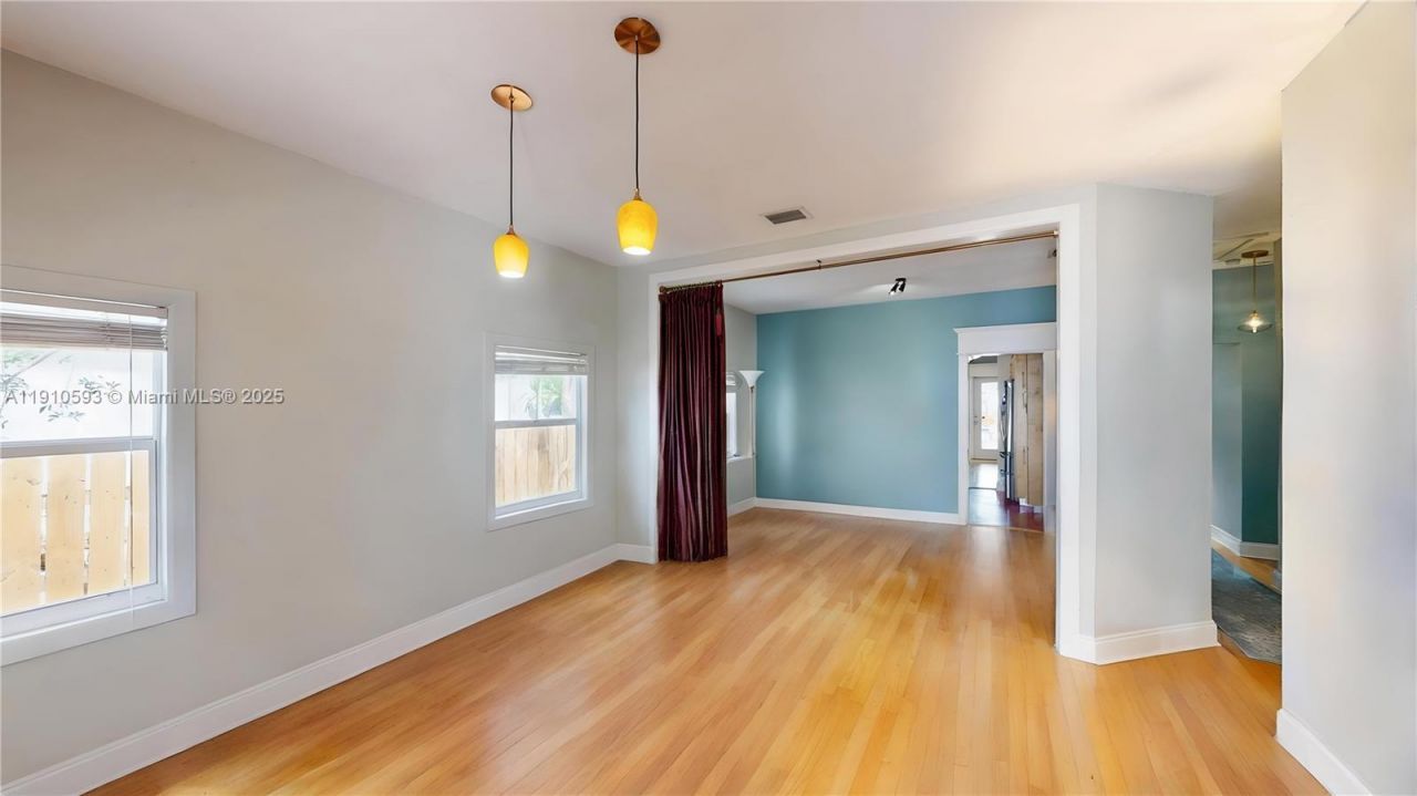 561 NW 53rd St, Miami, FL 33127 Photo