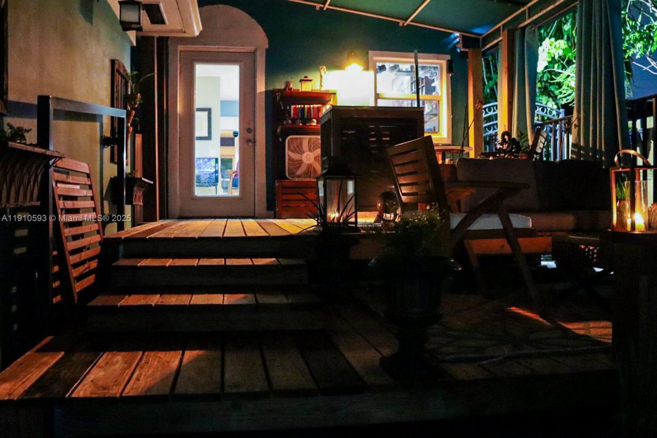 561 NW 53rd St, Miami, FL 33127 Photo