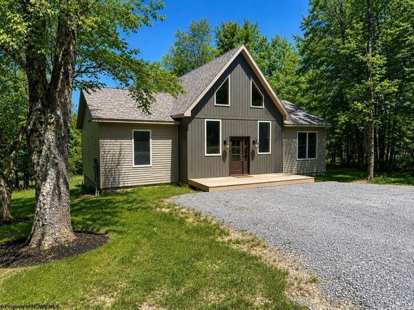 371 Goldfinch Lane, Terra Alta, WV 26764