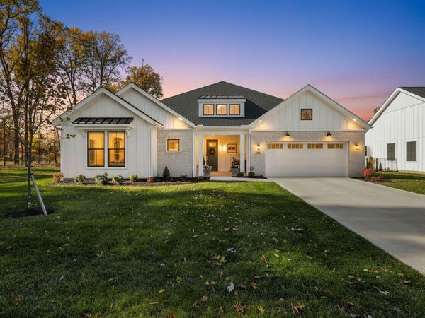 3292 Strickland Drive, Unit 66, New Albany, OH 43054